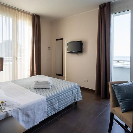 Gimmi Hotel Rimini Exteriör bild