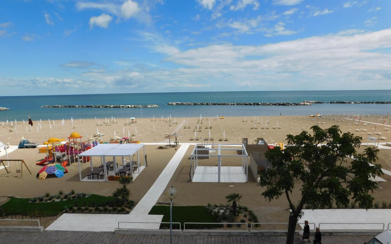 Gimmi Hotel Rimini Exteriör bild