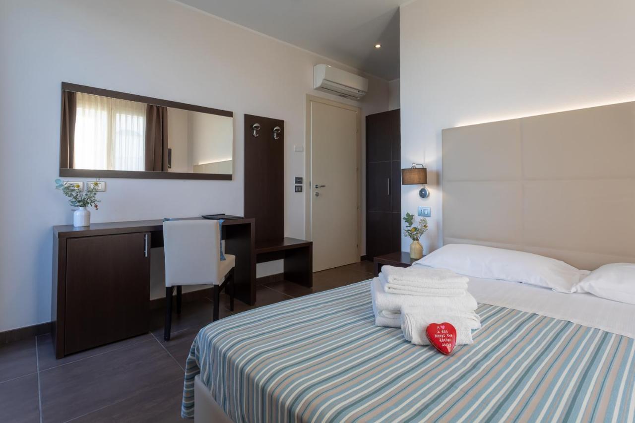 Gimmi Hotel Rimini Exteriör bild