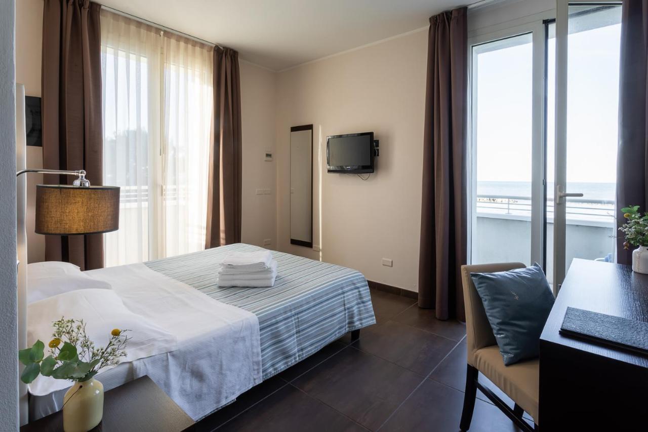 Gimmi Hotel Rimini Exteriör bild