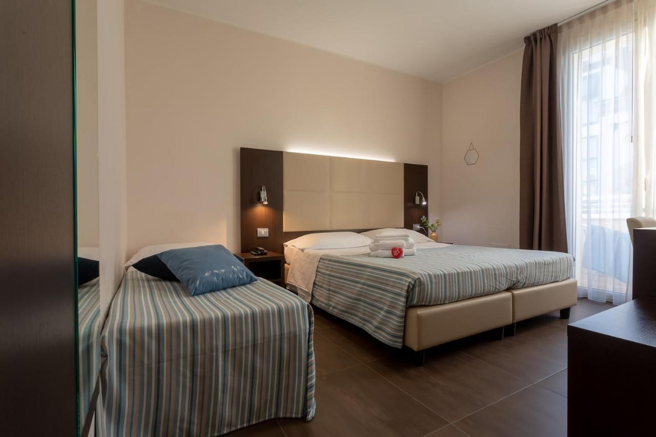 Gimmi Hotel Rimini Exteriör bild